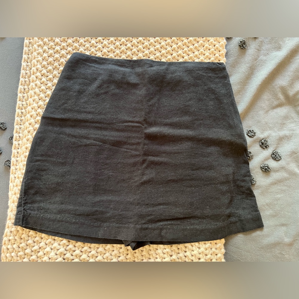 Abercrombie & Fitch Black Linen Skirt w/ shorts